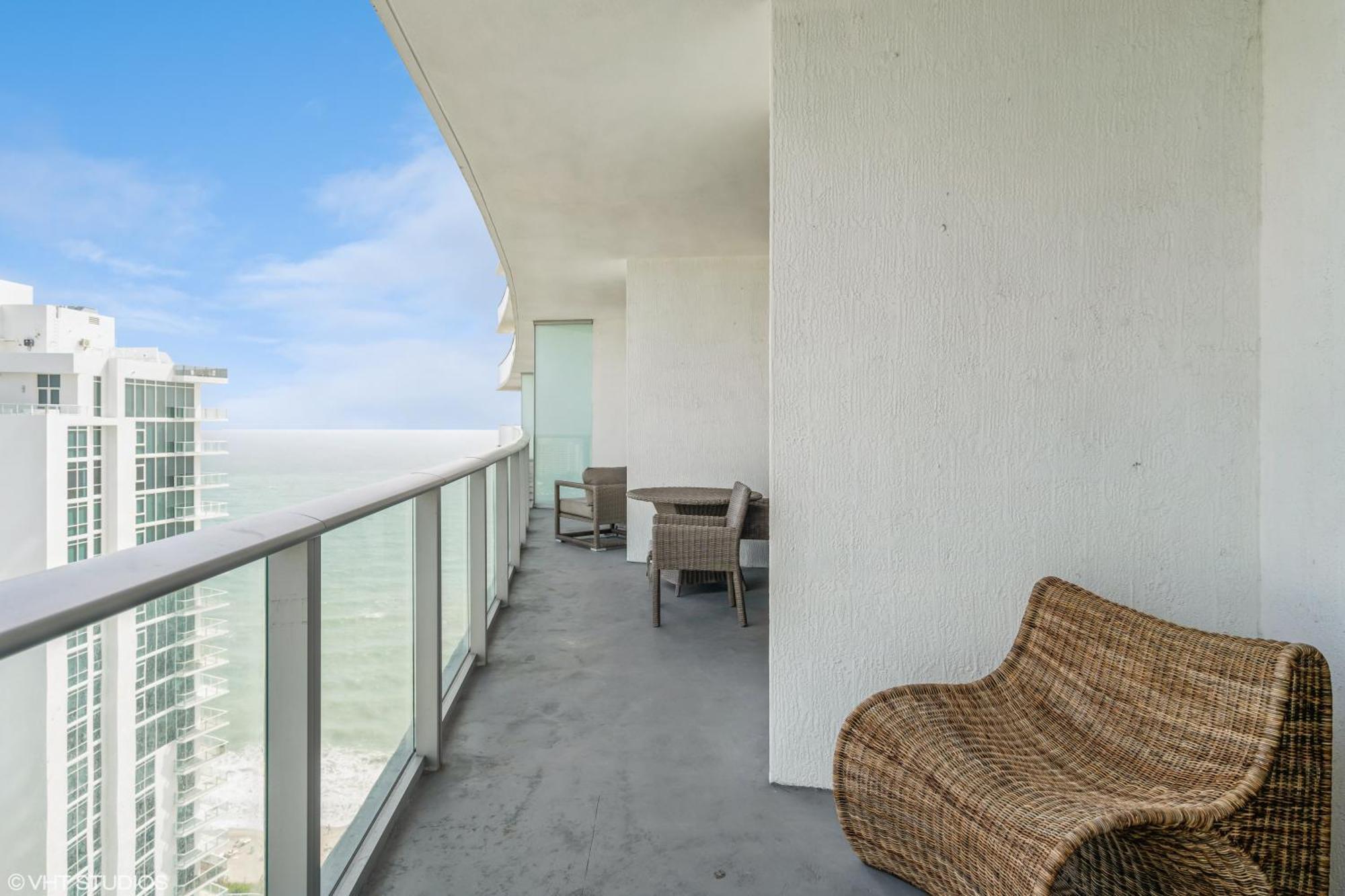 Lyfe Residence Building - Private Apts Over The Beach Hollywood Exteriör bild