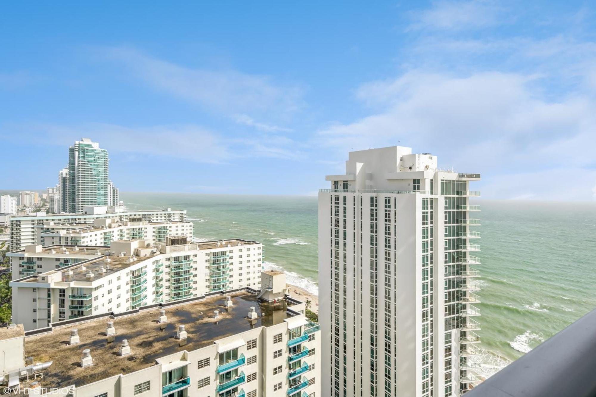 Lyfe Residence Building - Private Apts Over The Beach Hollywood Exteriör bild