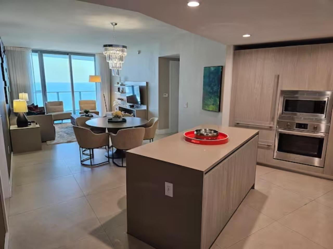 Lyfe Residence Building - Private Apts Over The Beach Hollywood Exteriör bild