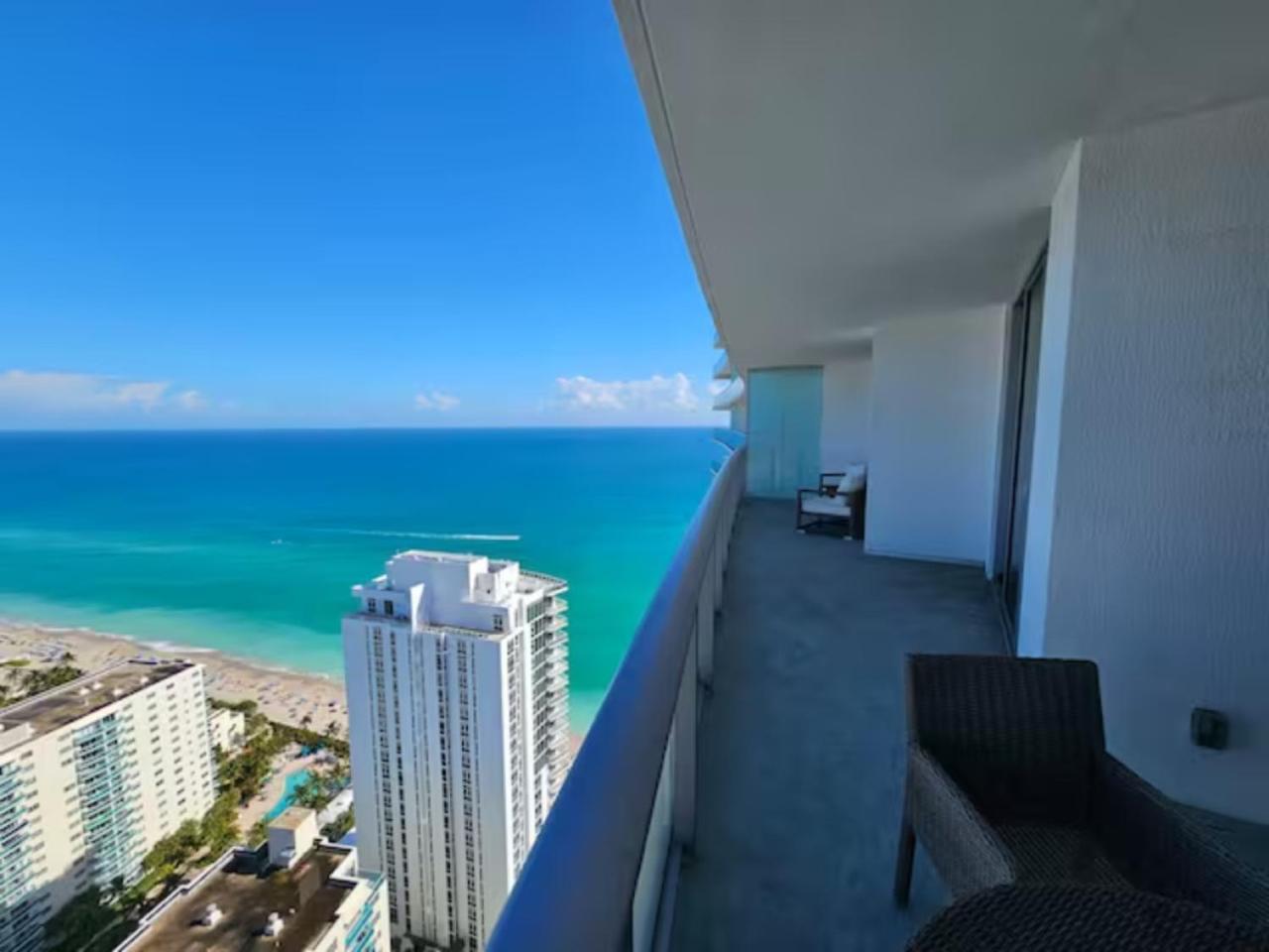 Lyfe Residence Building - Private Apts Over The Beach Hollywood Exteriör bild