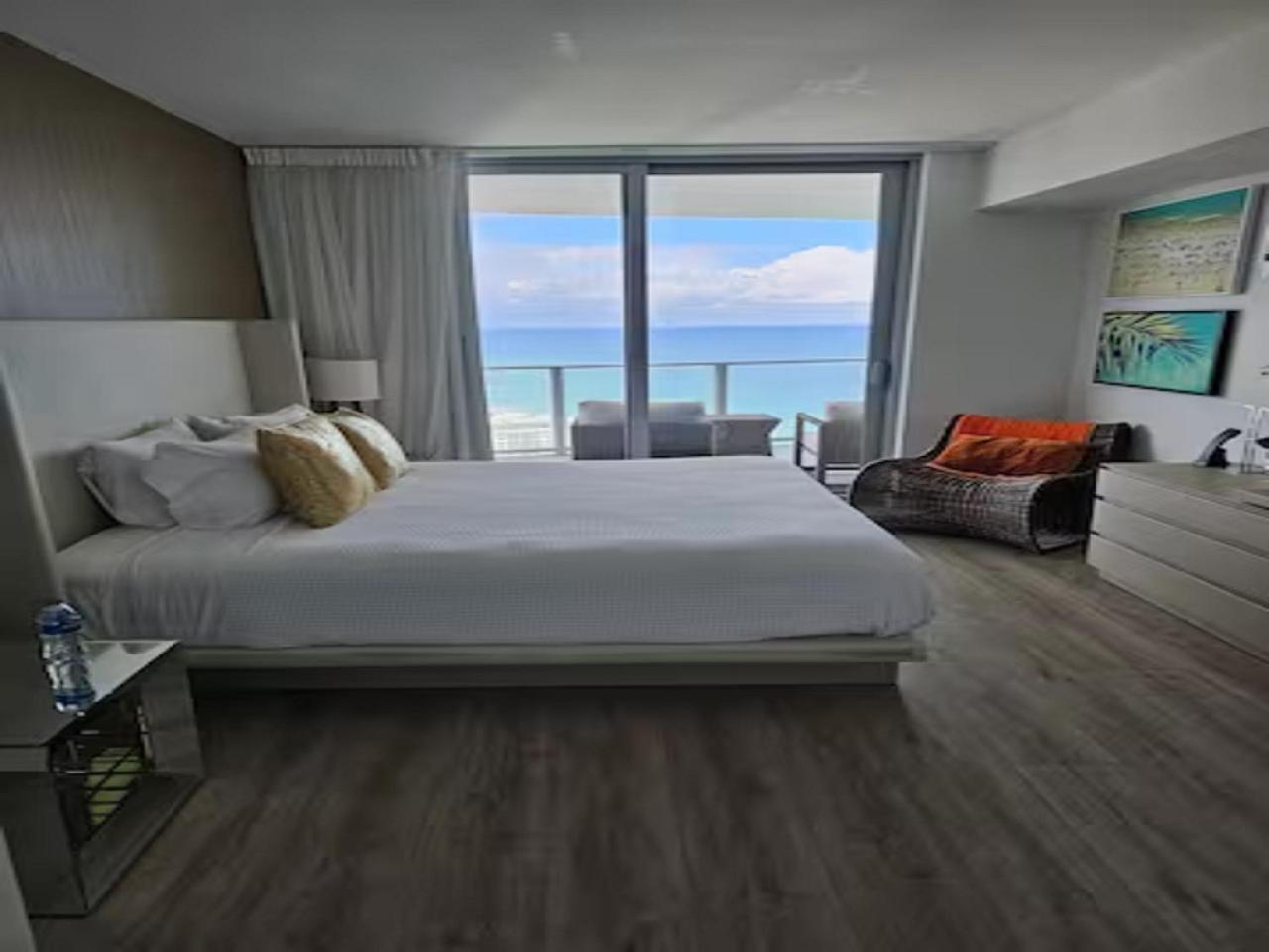 Lyfe Residence Building - Private Apts Over The Beach Hollywood Exteriör bild